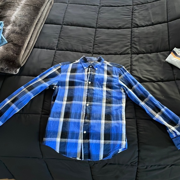 Button up - Picture 1 of 1